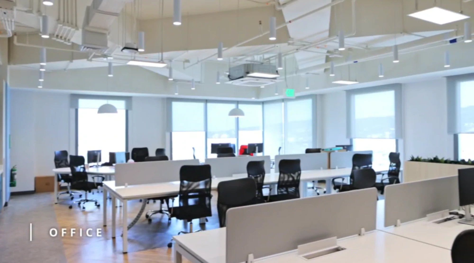 Willow Oak office workspace in Cebu